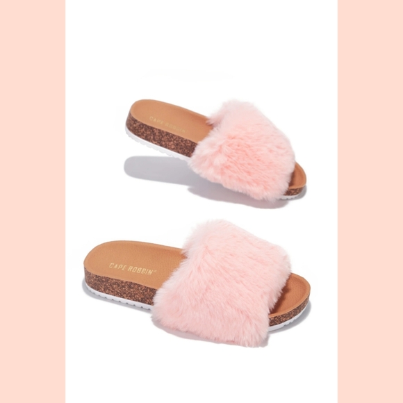 Shoes - ‼️CLEARANCE PRICE FIRM‼️CHILLED OUT FUR SLIDE ON SANDALS-PINK